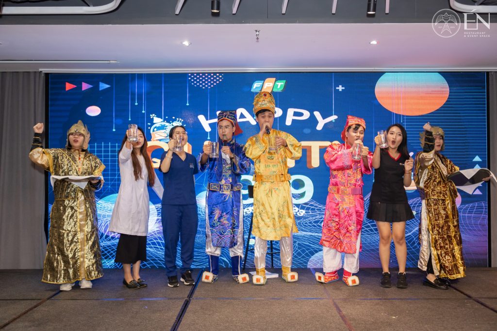 tiệc tất niên